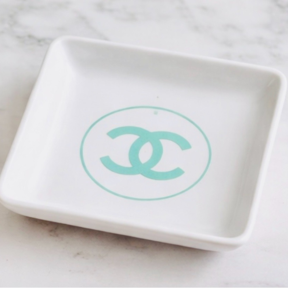 SOLD‼️ Minimalist Porcelain Trinket Dish Modern Jewelry Catchall Vanity Decor